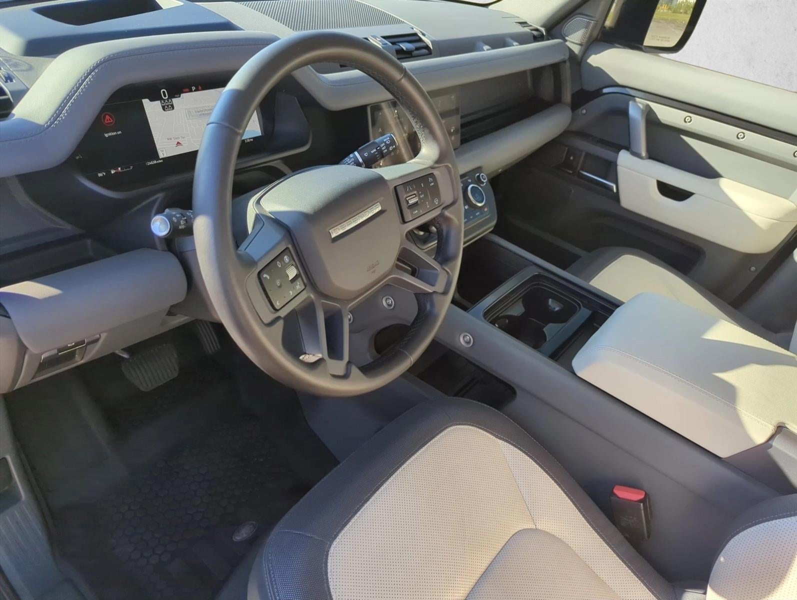 2024 Land Rover Defender 110 P400 X-Dynamic SE