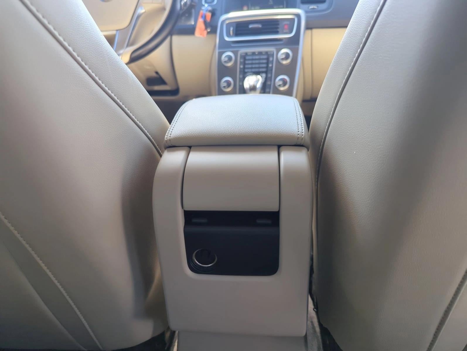 2015 Volvo S60 2015.5 4dr Sdn T5 Drive-E Premier FWD