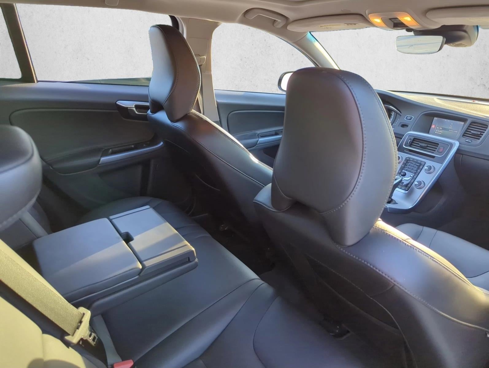 2018 Volvo V60 Cross Country T5 AWD