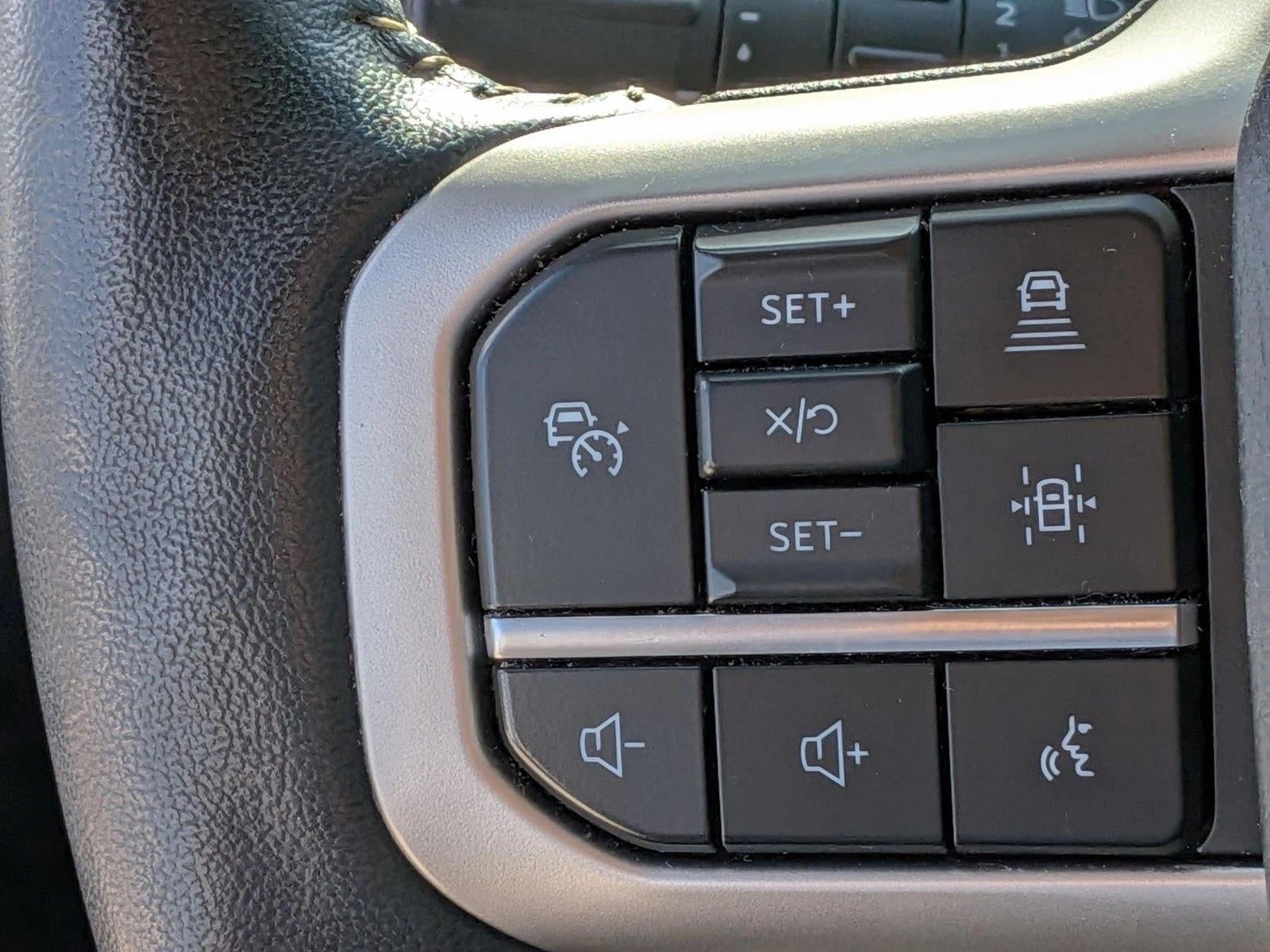 2023 Ford Expedition XLT 4x2
