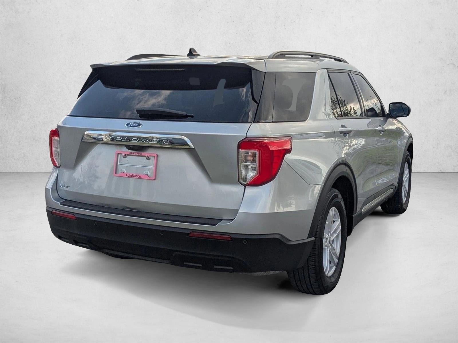 2023 Ford Explorer XLT RWD