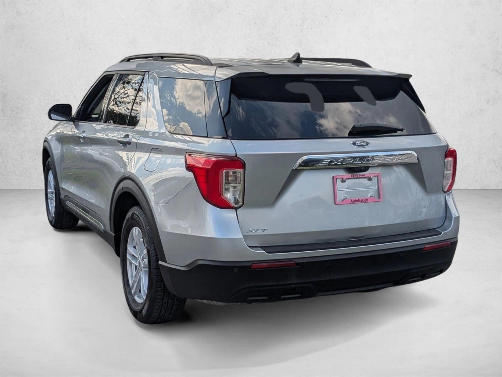 2023 Ford Explorer XLT RWD