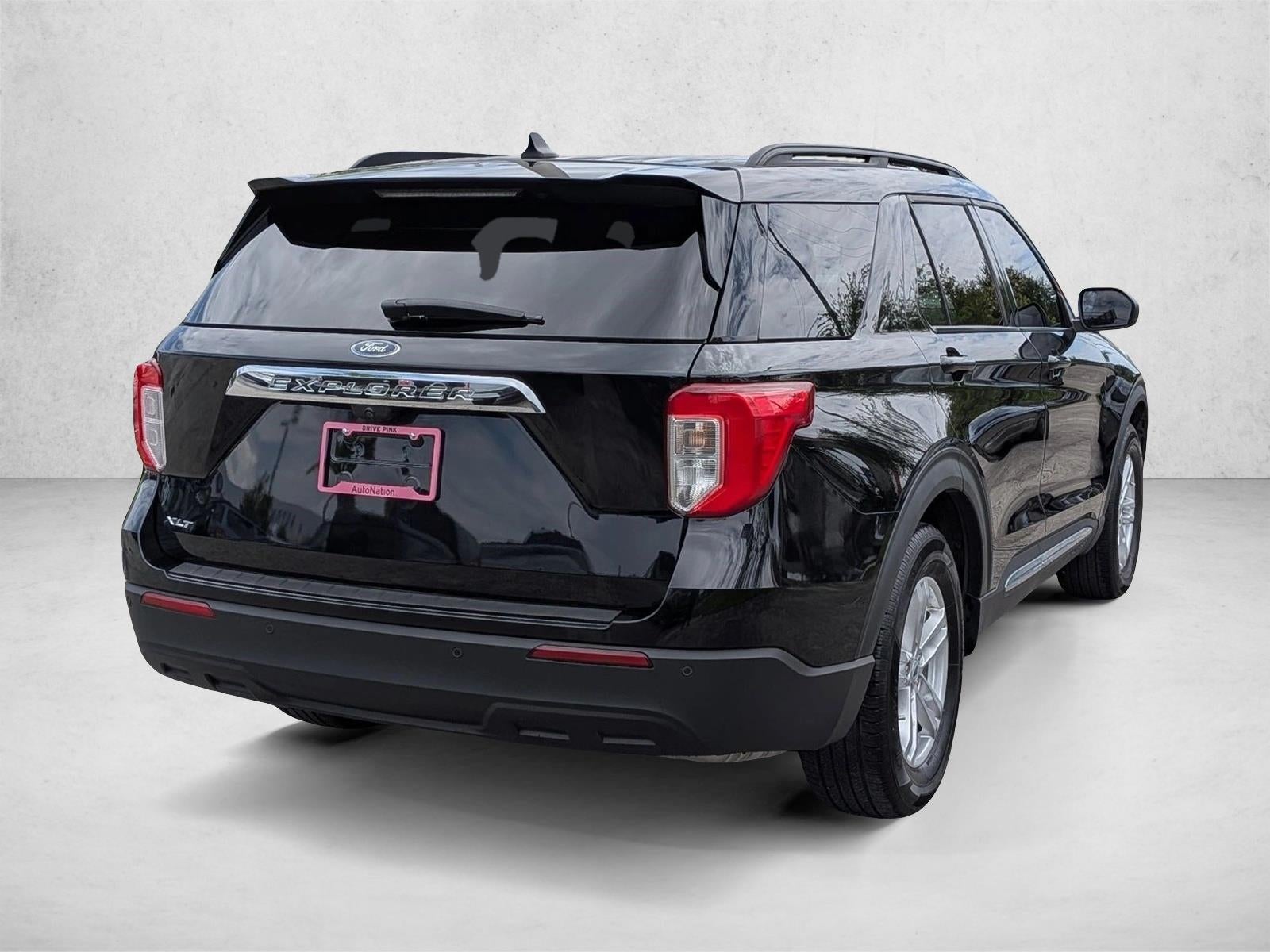 2023 Ford Explorer XLT RWD