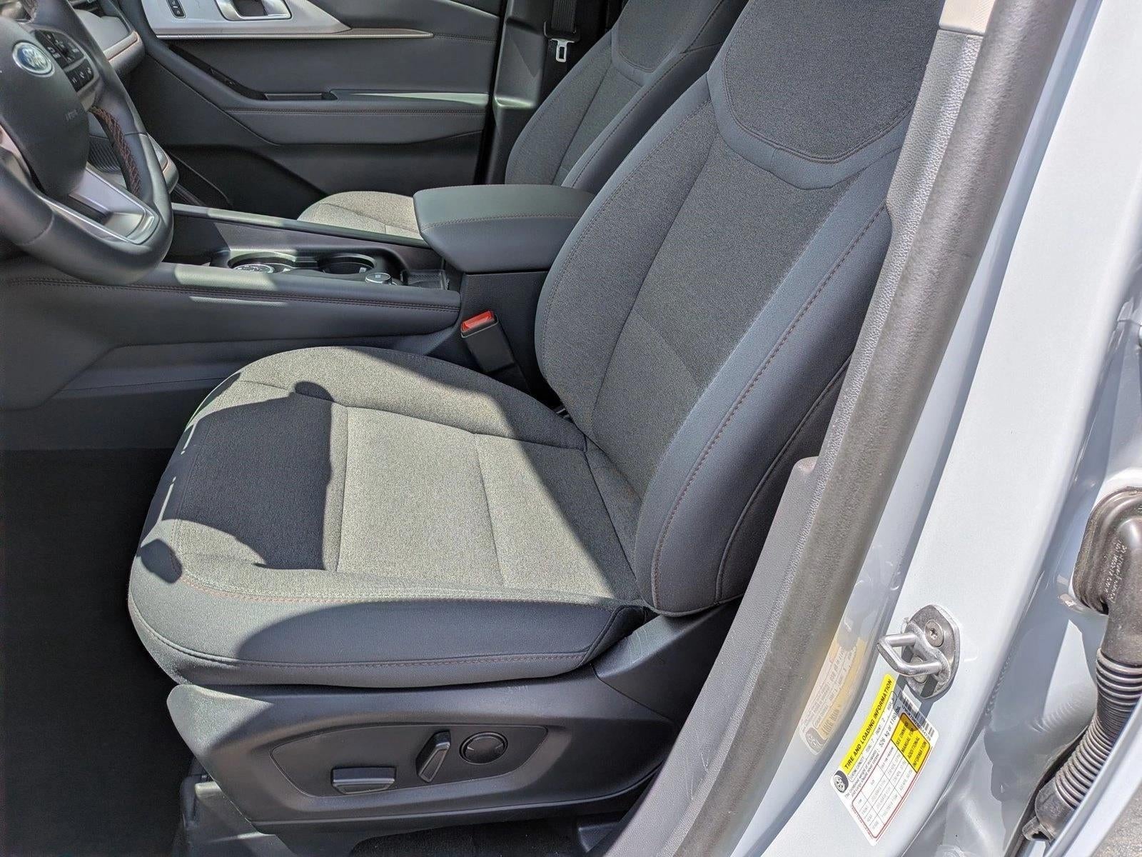 2025 Ford Explorer Active RWD