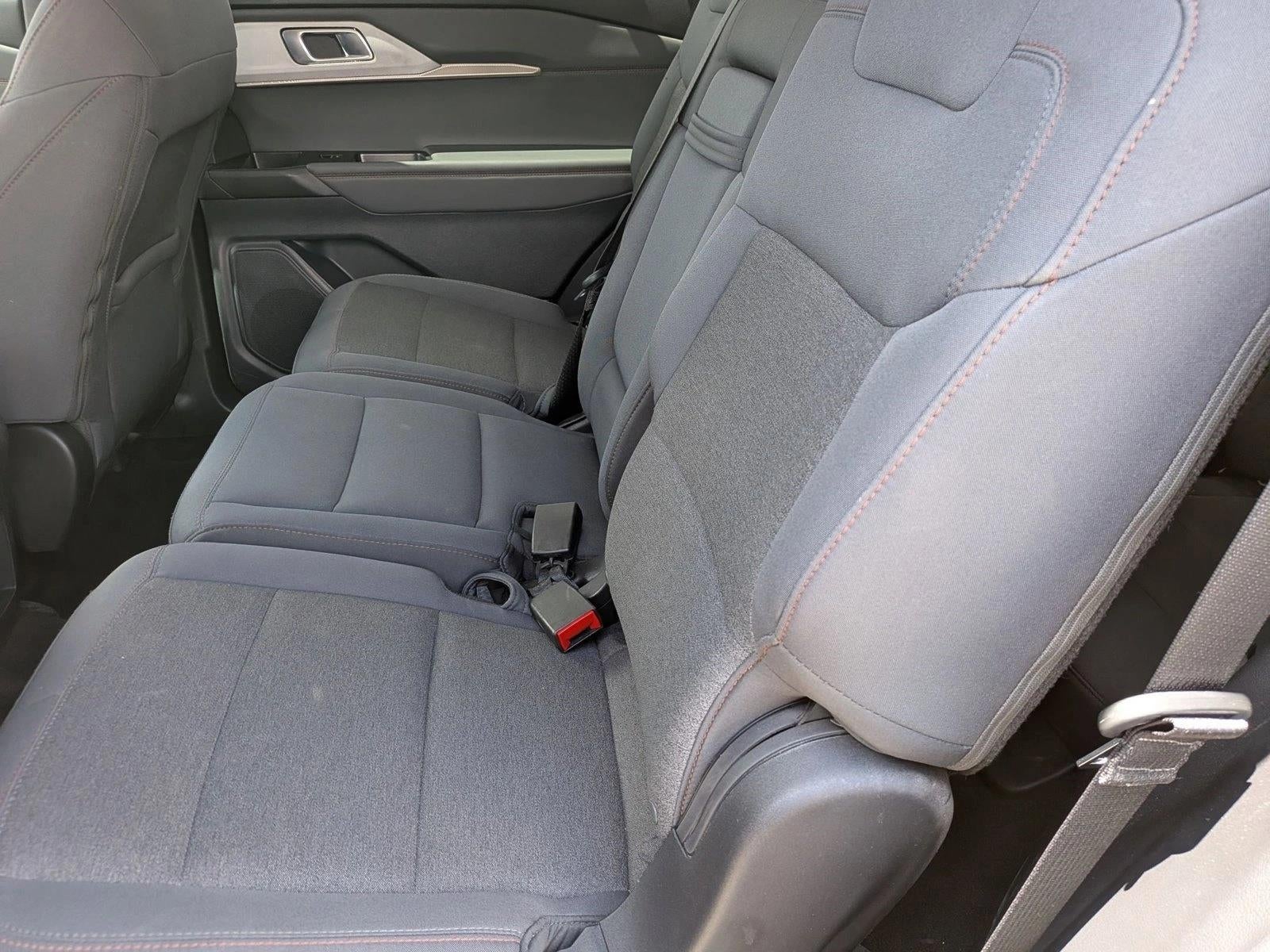 2025 Ford Explorer Active RWD