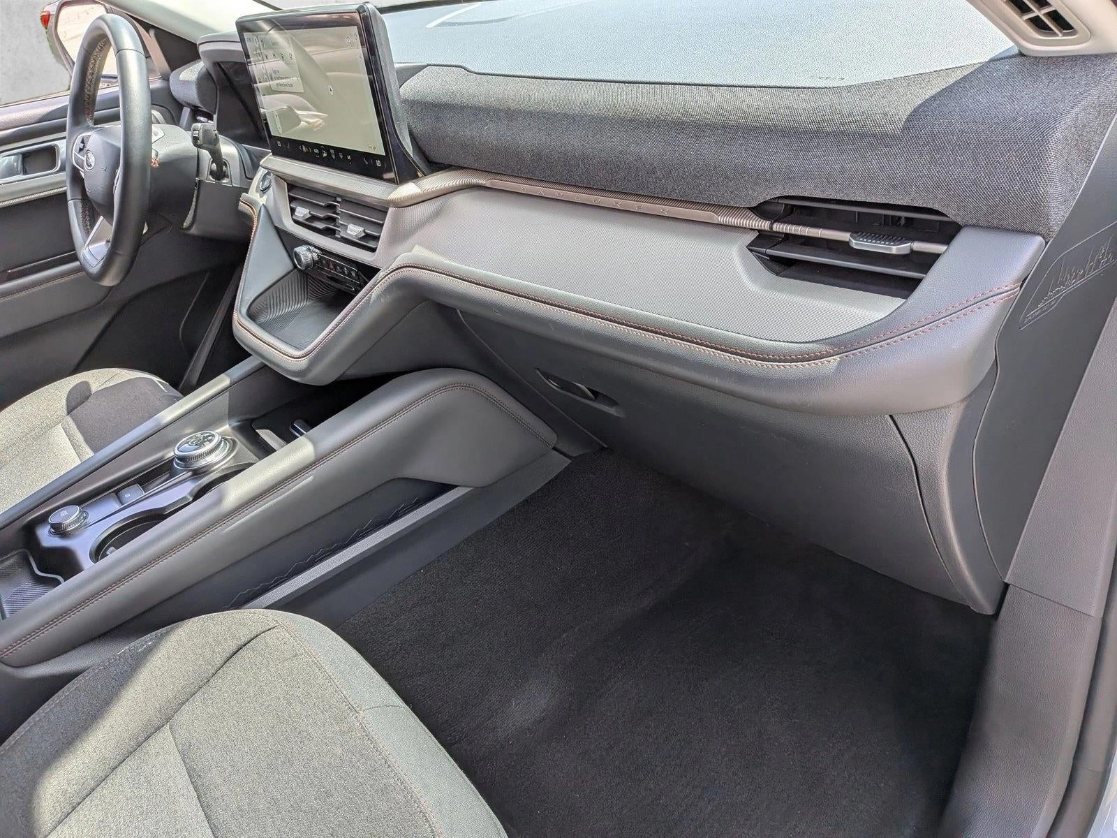 2025 Ford Explorer Active RWD