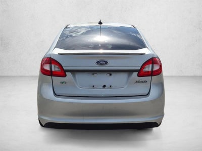 2013 Ford Fiesta 4dr Sdn SE