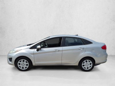 2013 Ford Fiesta 4dr Sdn SE
