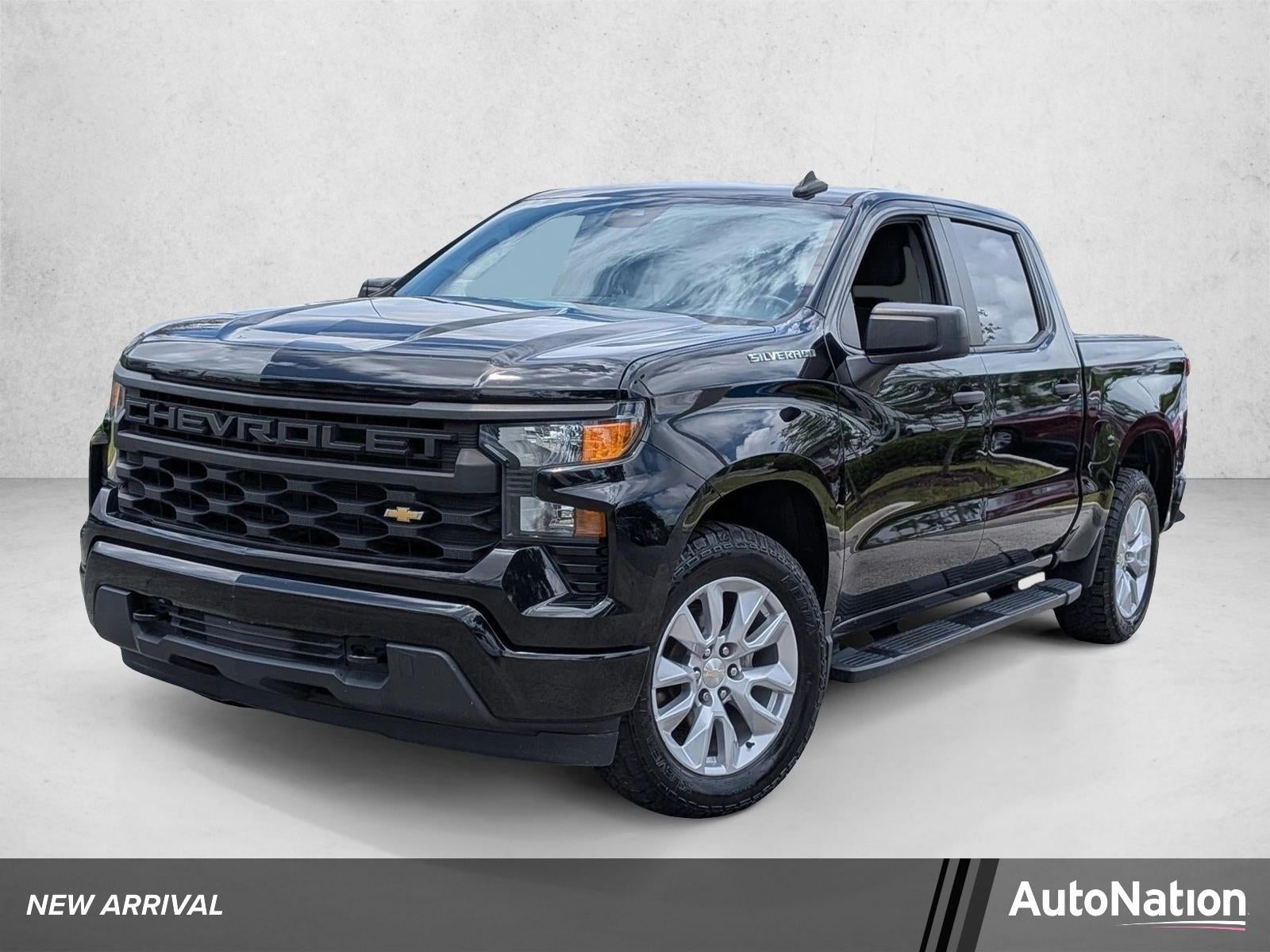2022 Chevrolet Silverado 1500 Crew Cab Short Box 2-Wheel Drive Custom