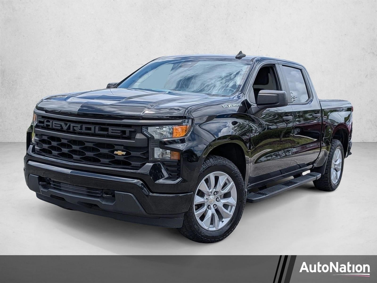 2022 Chevrolet Silverado 1500 Crew Cab Short Box 2-Wheel Drive Custom