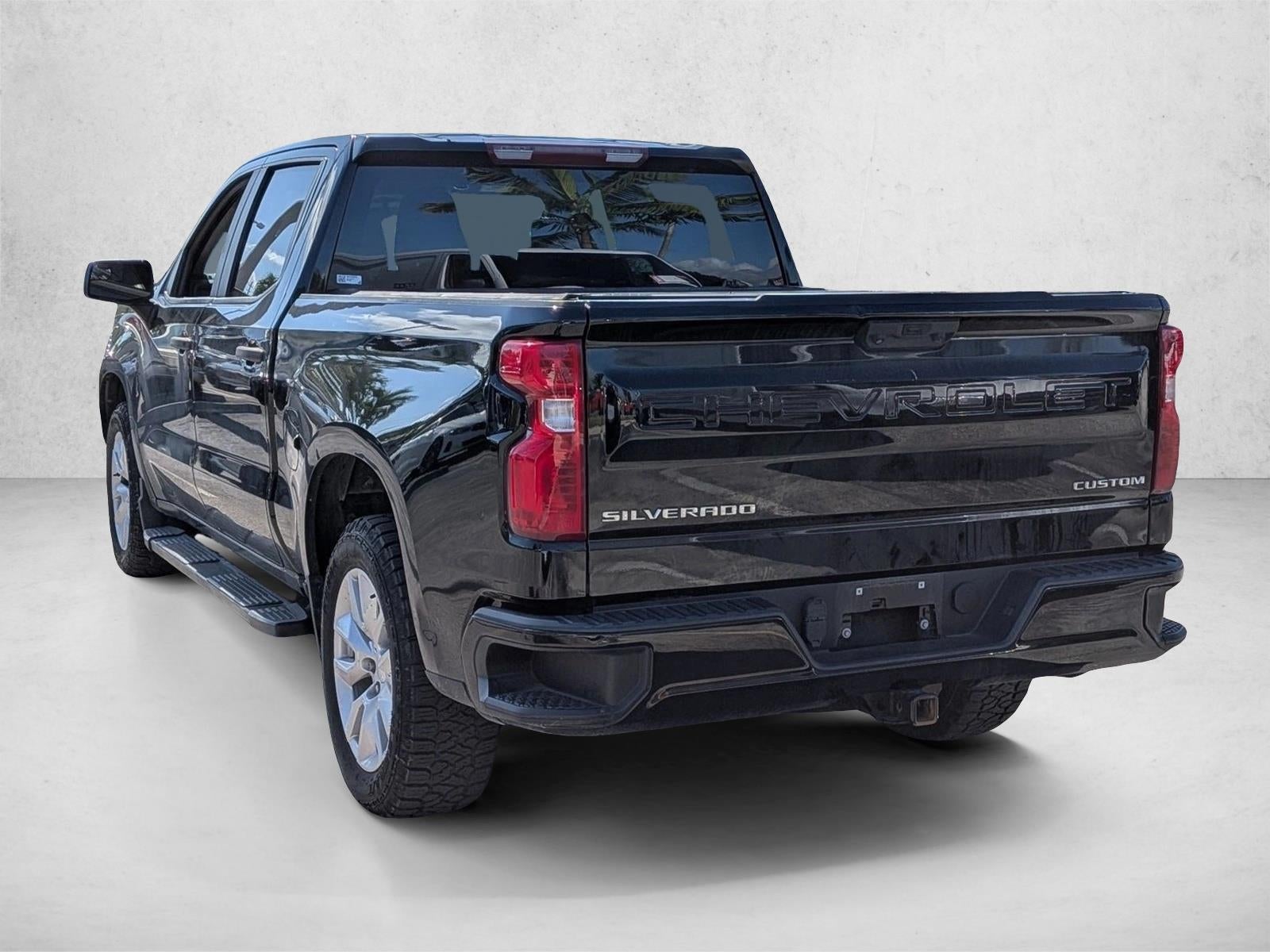 2022 Chevrolet Silverado 1500 Crew Cab Short Box 2-Wheel Drive Custom