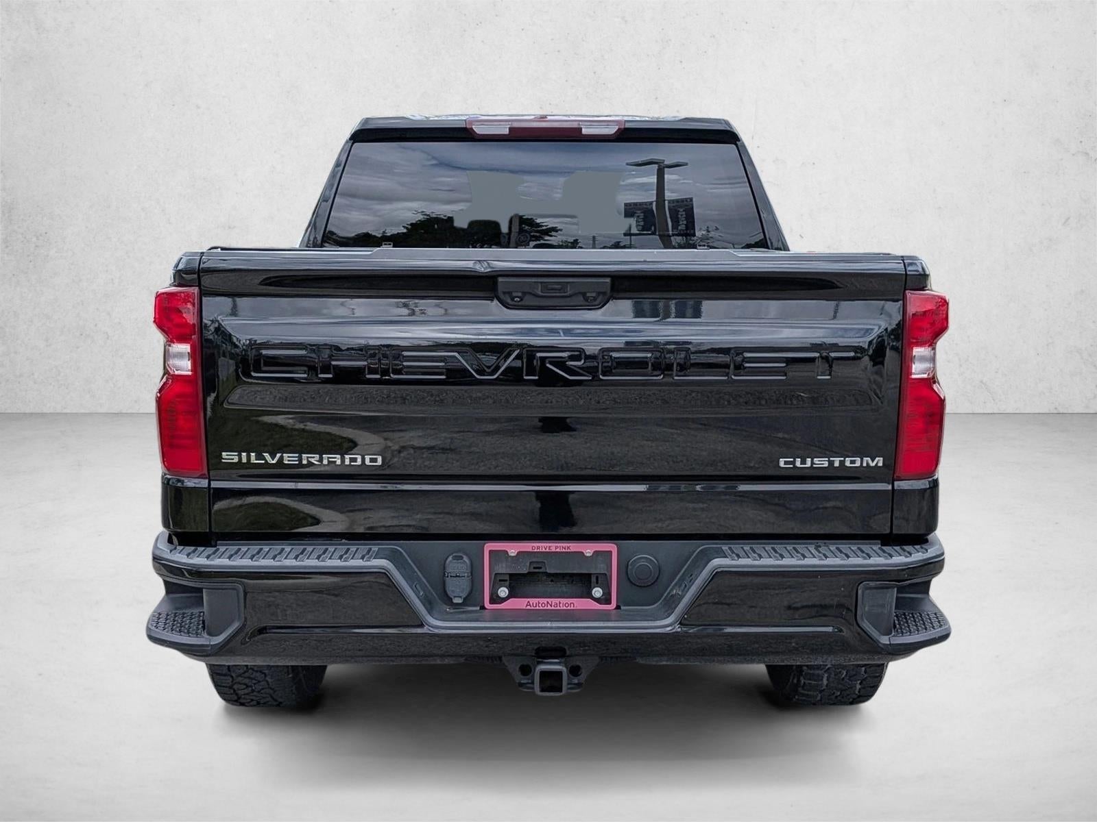 2022 Chevrolet Silverado 1500 Crew Cab Short Box 2-Wheel Drive Custom
