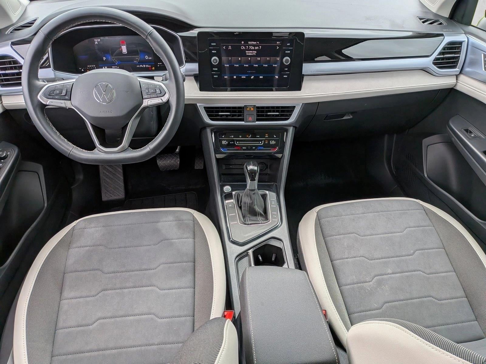 2025 Volkswagen Taos SE FWD