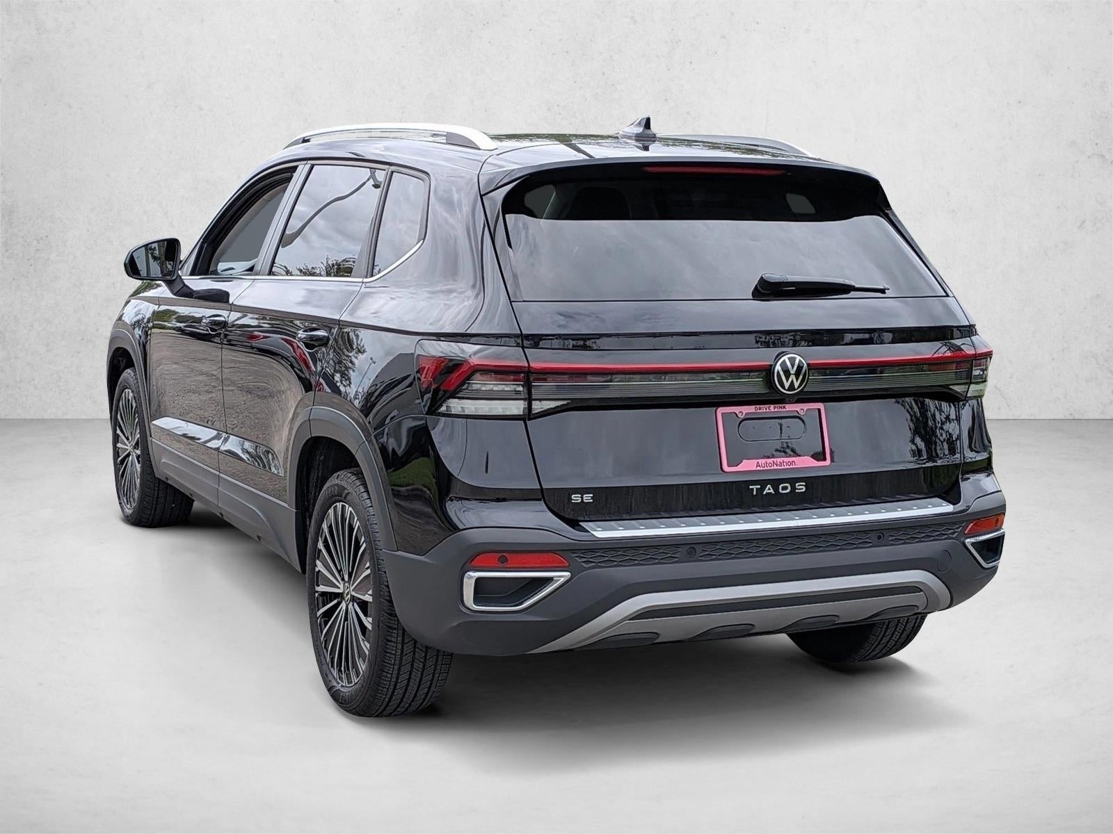 2025 Volkswagen Taos SE FWD