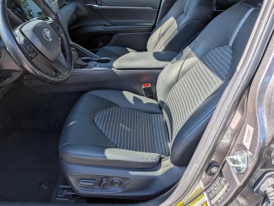 2022 Toyota Camry SE Auto (SE)