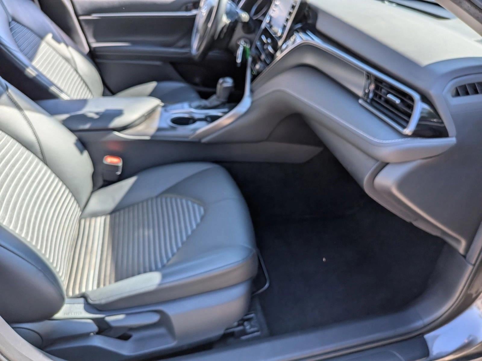 2022 Toyota Camry SE Auto (SE)
