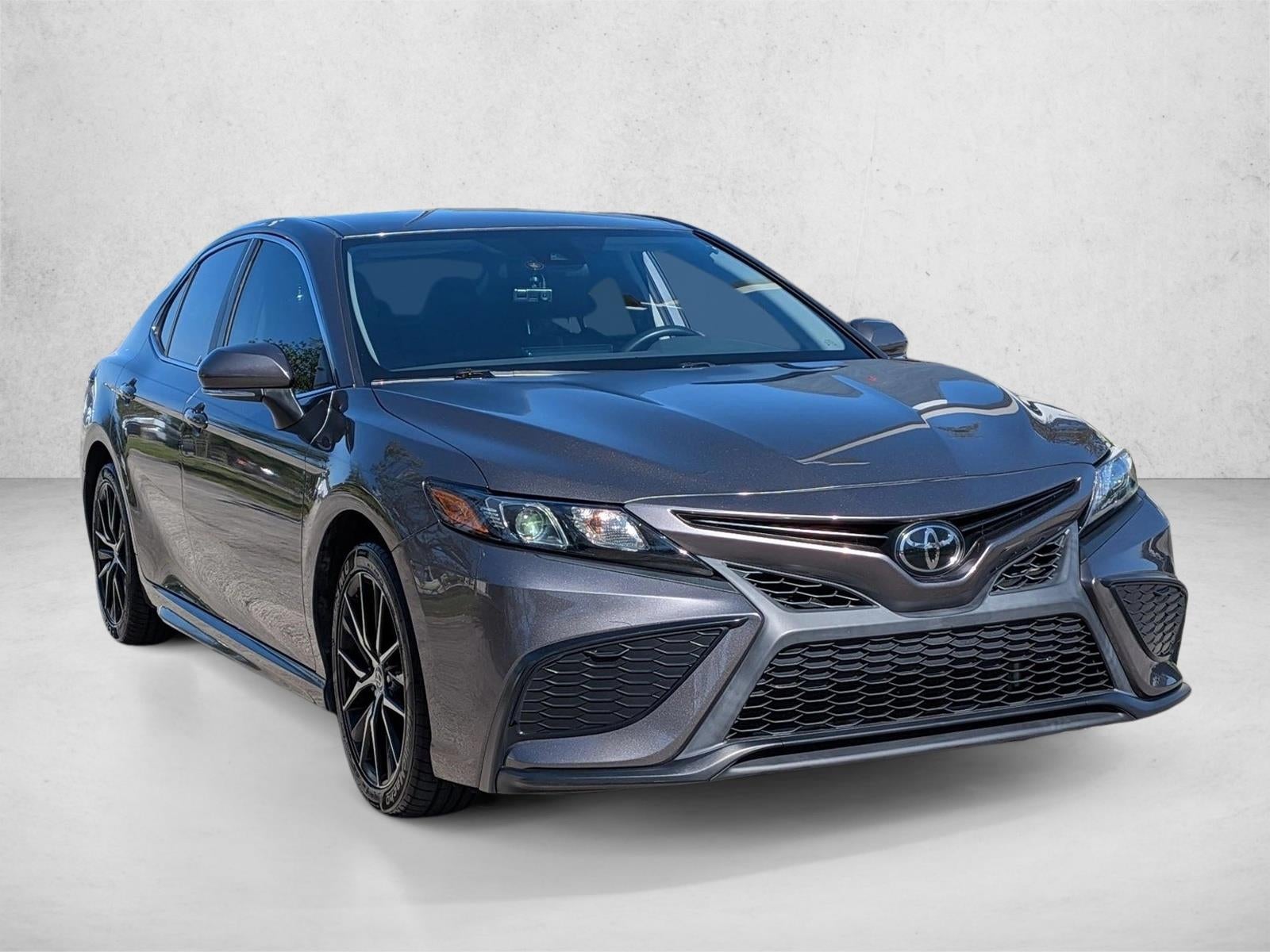 2022 Toyota Camry SE Auto (SE)