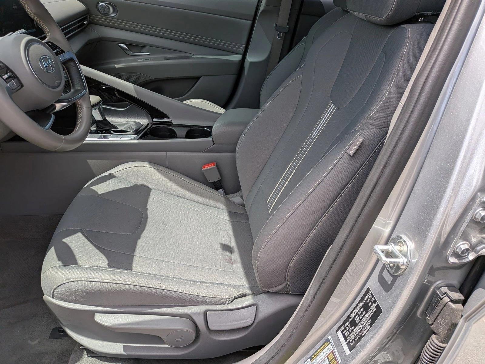 2022 Hyundai ELANTRA SEL IVT