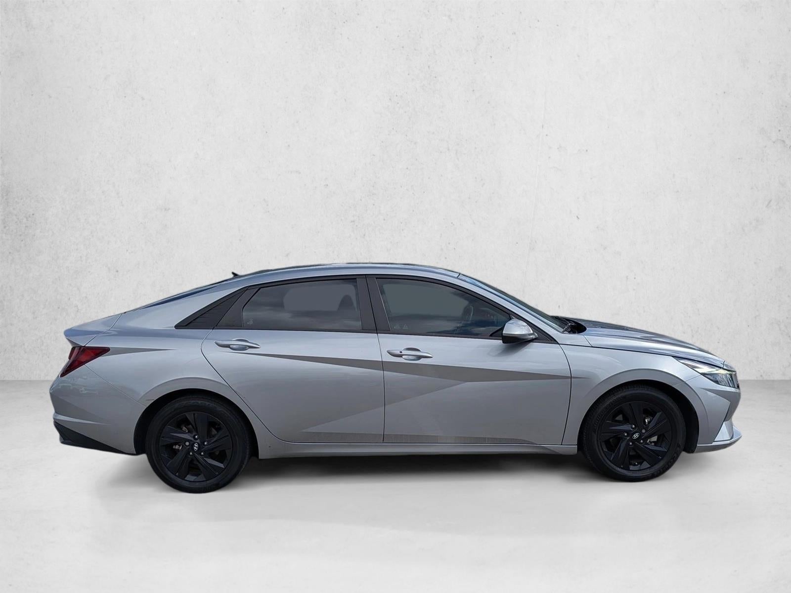 2022 Hyundai ELANTRA SEL IVT
