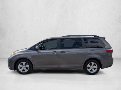 2017 Toyota Sienna LE FWD 8-Passenger (Natl)