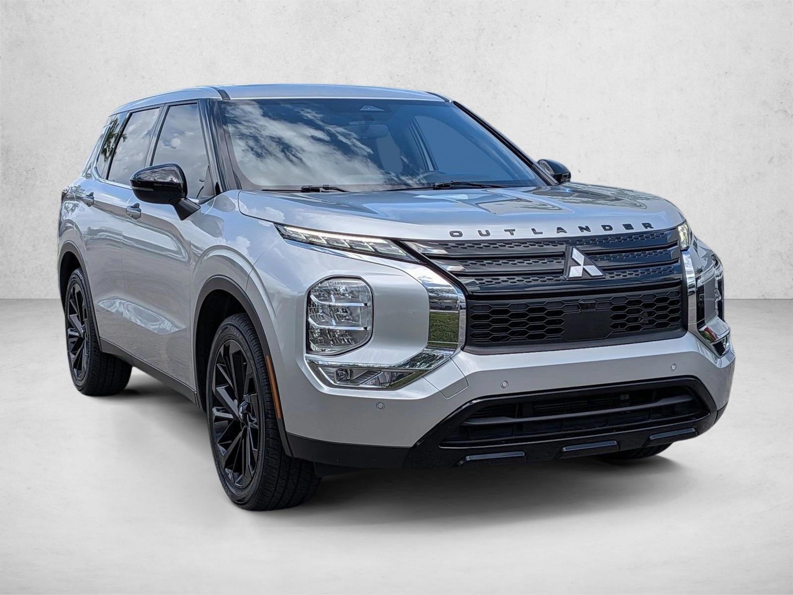 2022 Mitsubishi Outlander Black Edition FWD