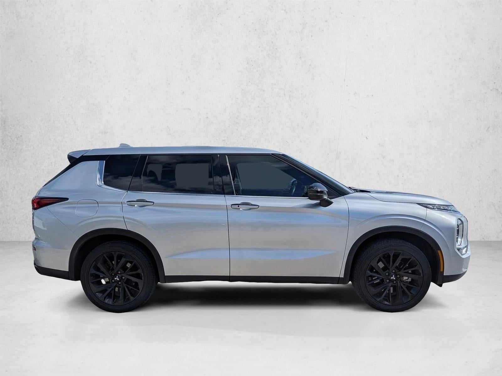 2022 Mitsubishi Outlander Black Edition FWD