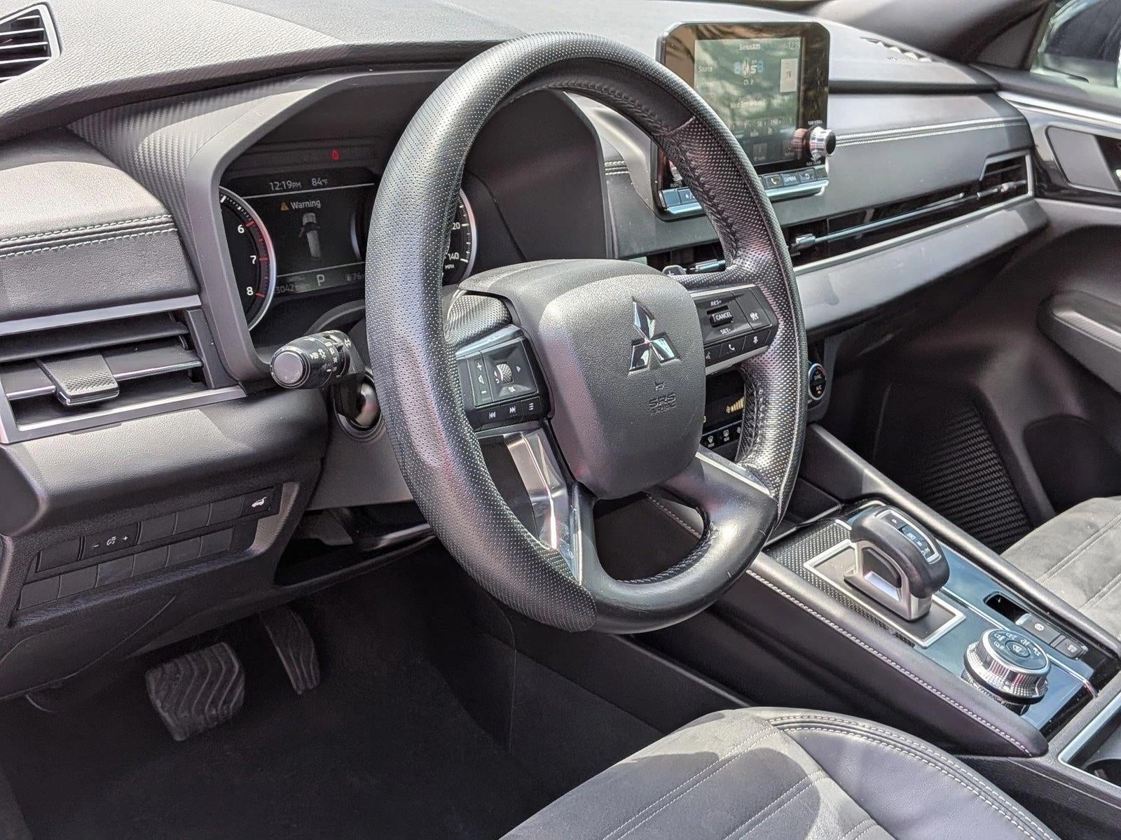 2022 Mitsubishi Outlander Black Edition FWD