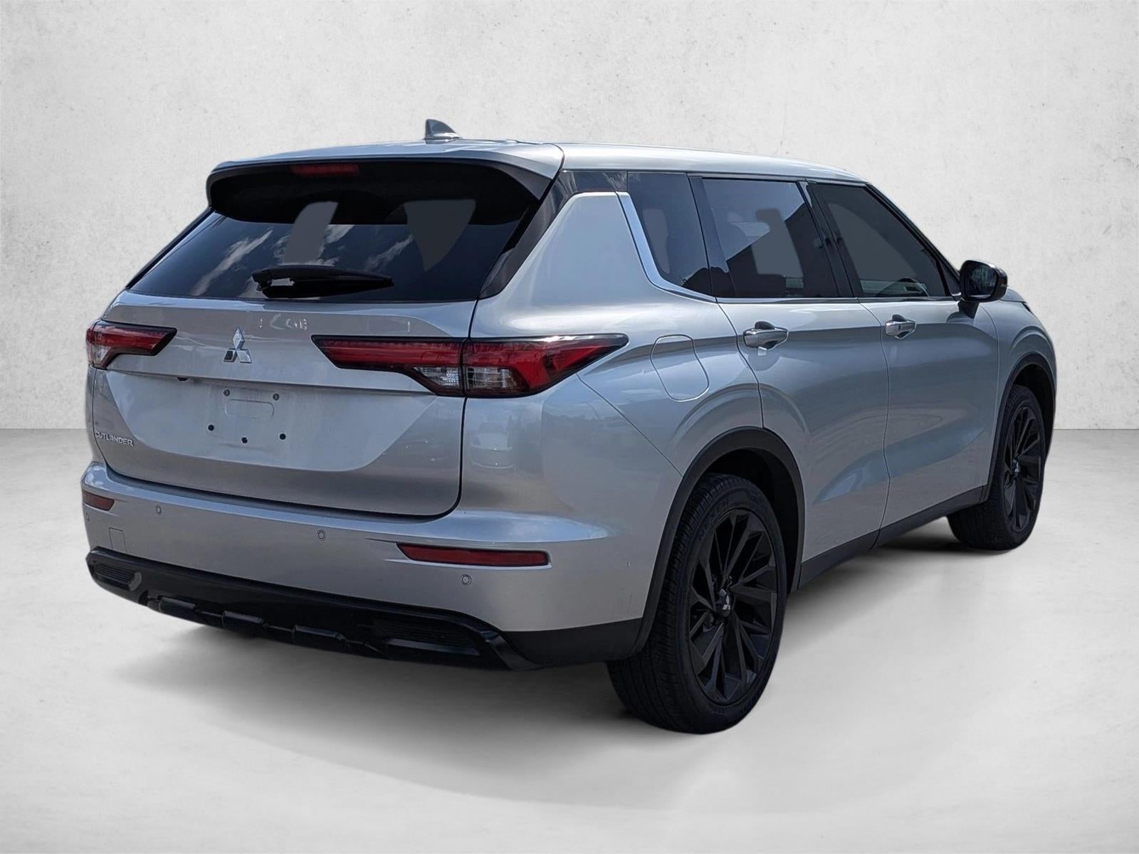 2022 Mitsubishi Outlander Black Edition FWD