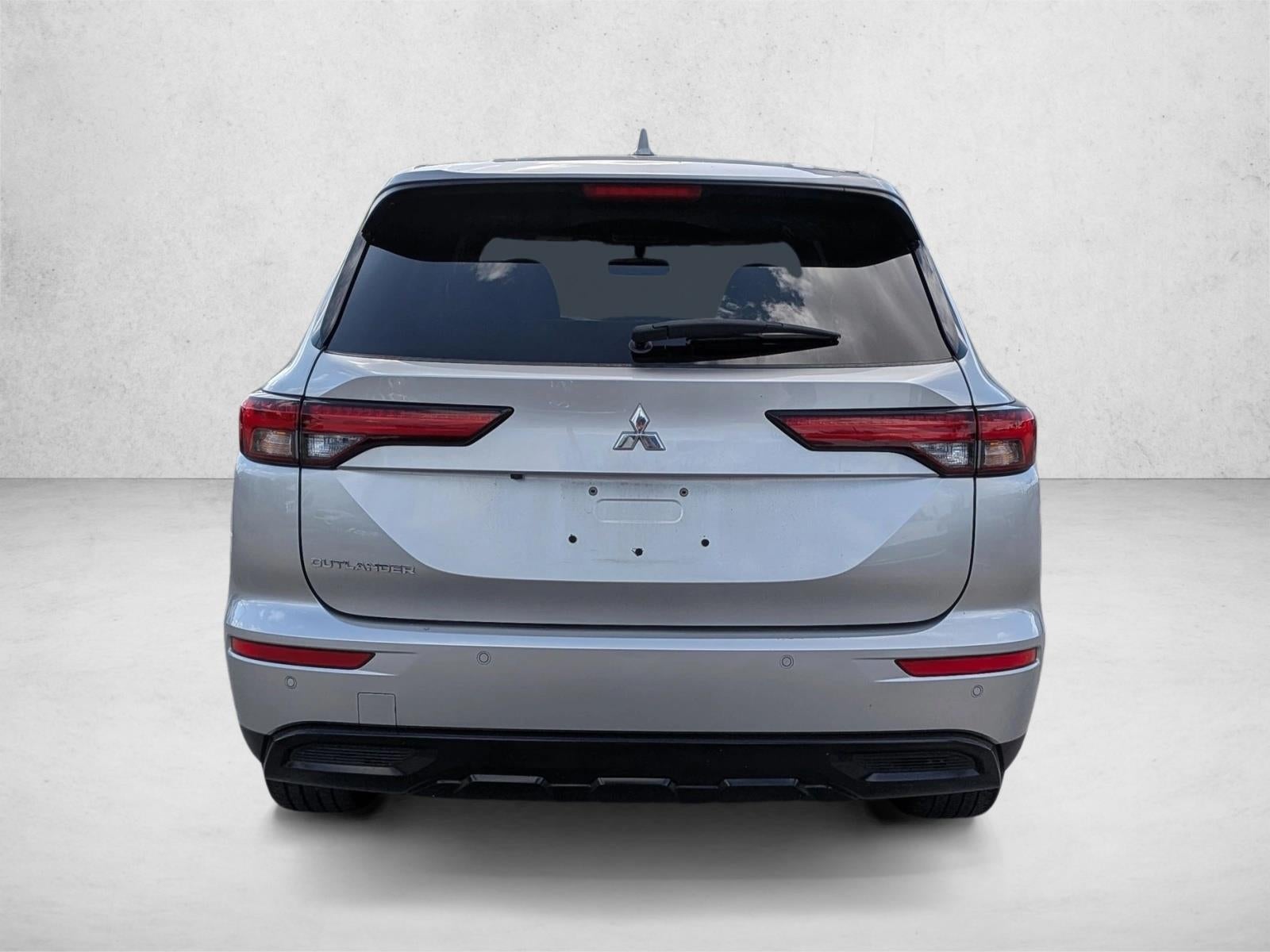 2022 Mitsubishi Outlander Black Edition FWD