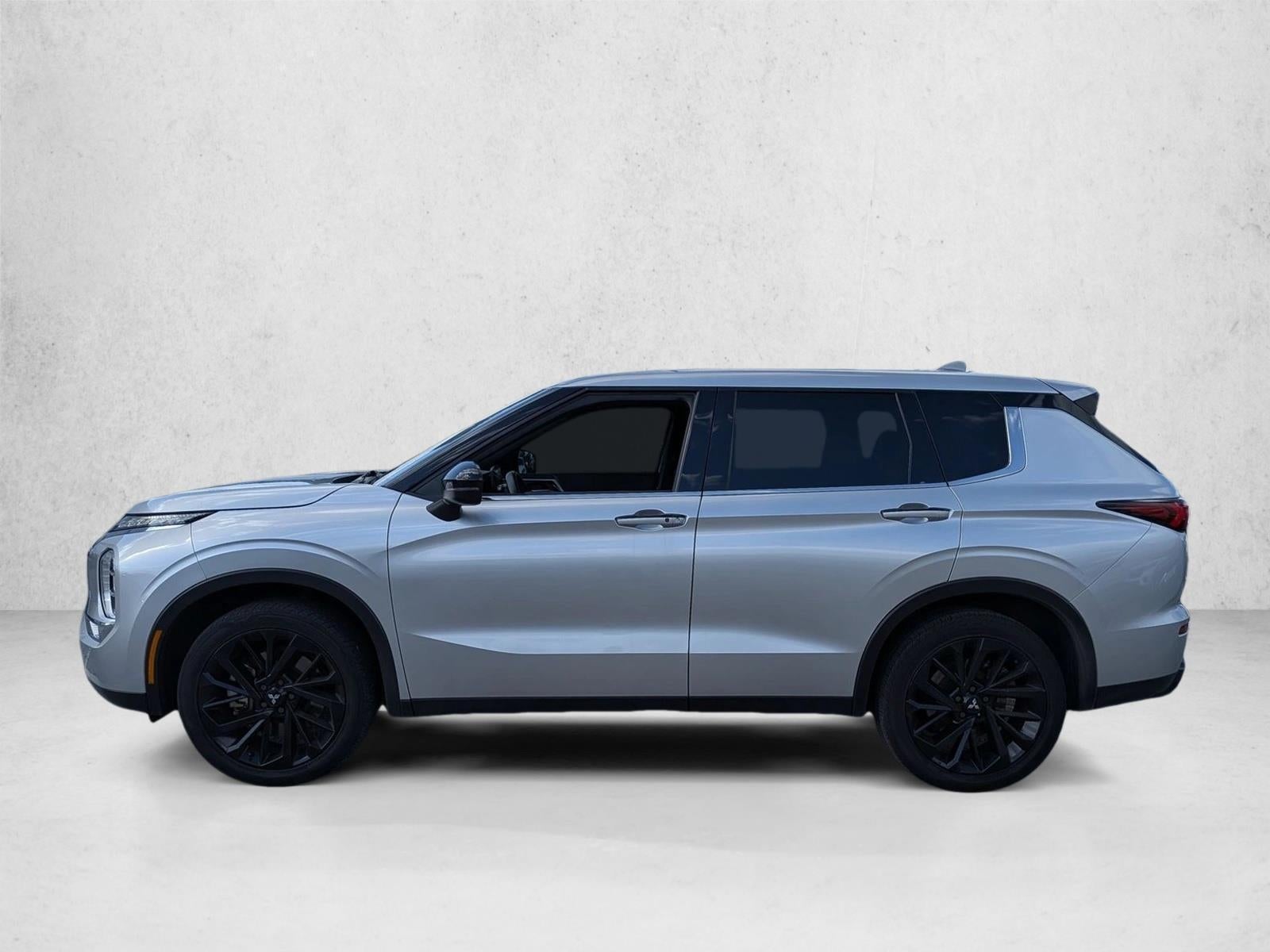 2022 Mitsubishi Outlander Black Edition FWD