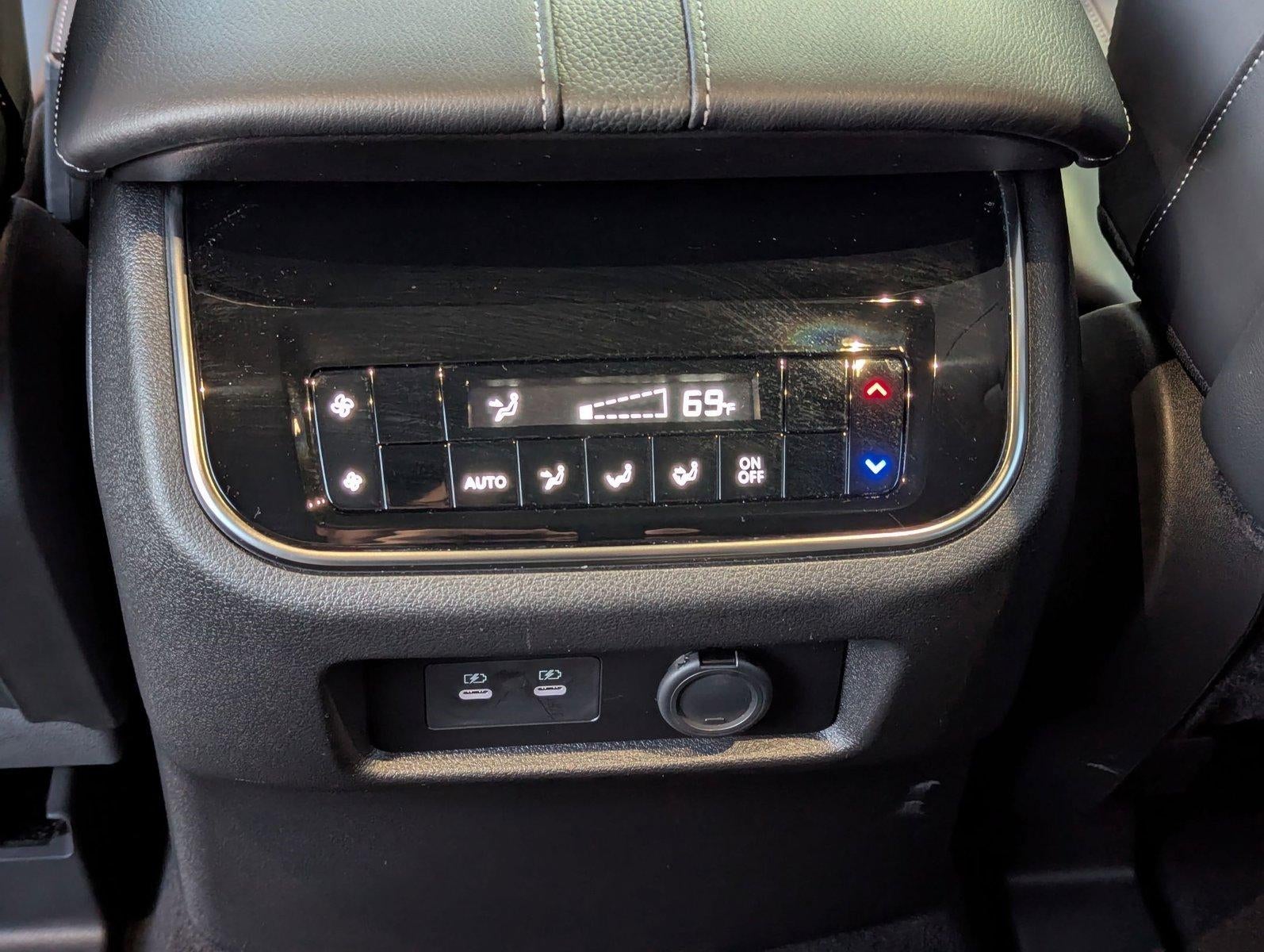 2025 Nissan Armada 4x2 SV