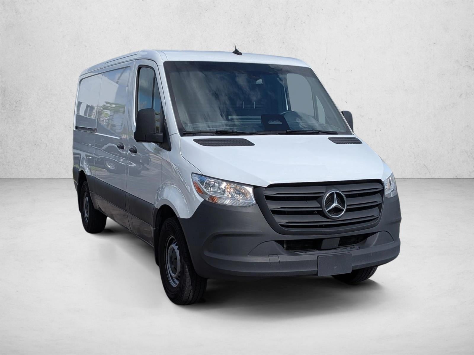 2025 Mercedes-Benz Sprinter Cargo Van 2500 Standard Roof I4 Diesel 144" RWD