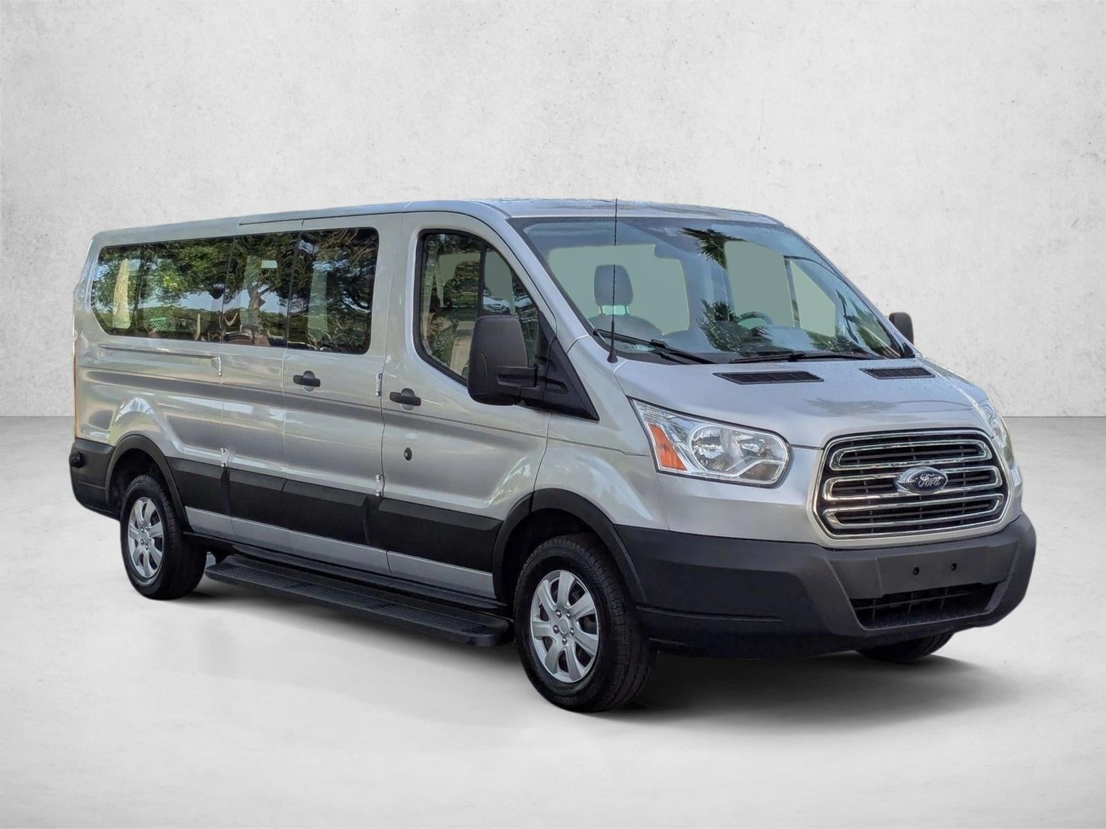 2018 Ford Transit Passenger Wagon T-350 148" Low Roof XLT Swing-Out RH Dr