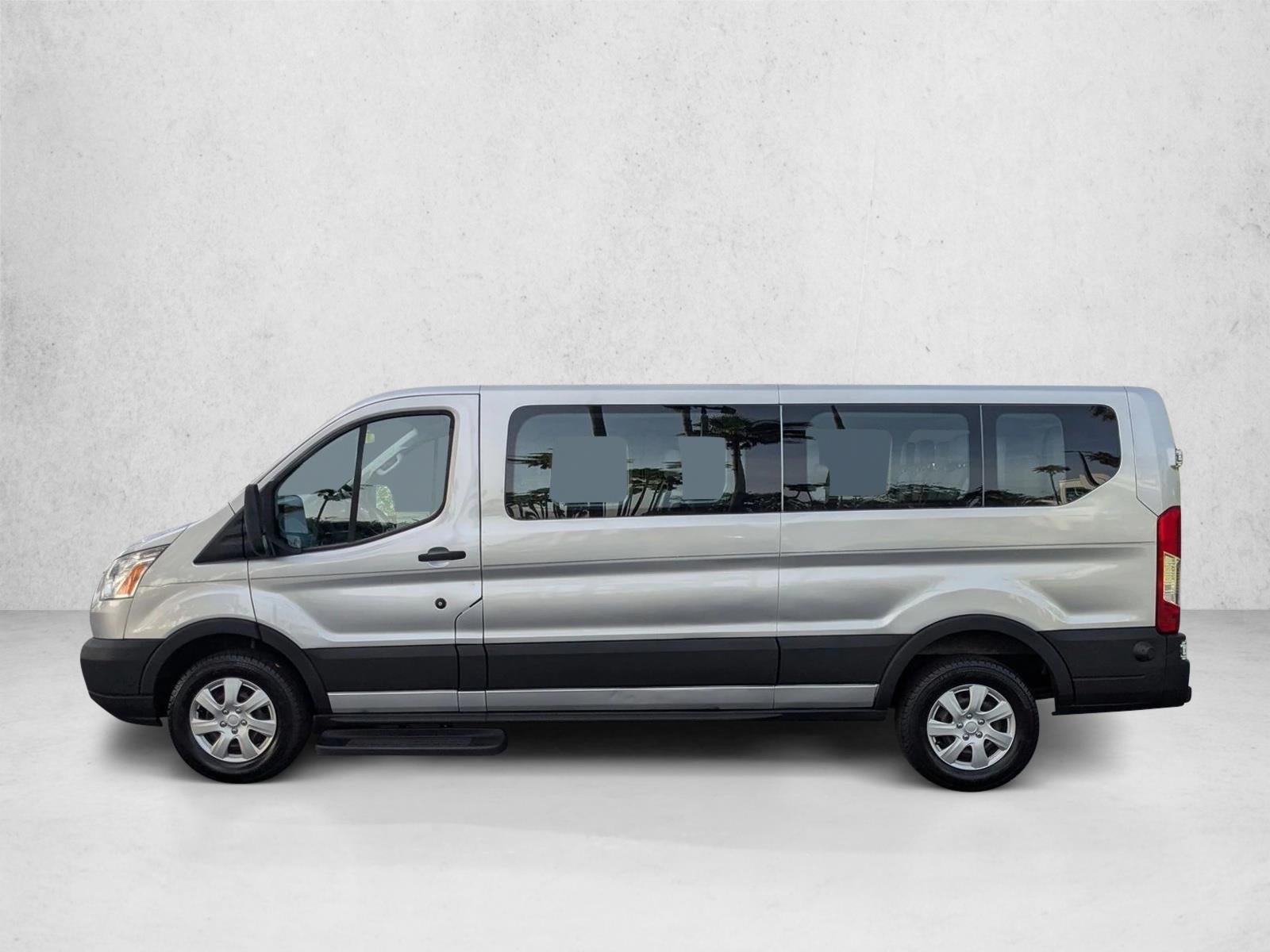 2018 Ford Transit Passenger Wagon T-350 148" Low Roof XLT Swing-Out RH Dr