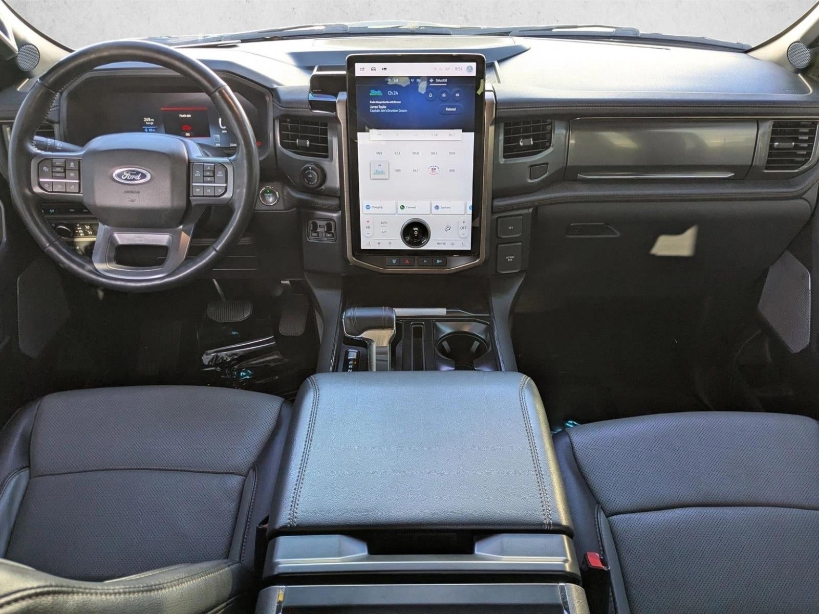 2023 Ford F-150 Lightning LARIAT 4WD SuperCrew 5.5' Box