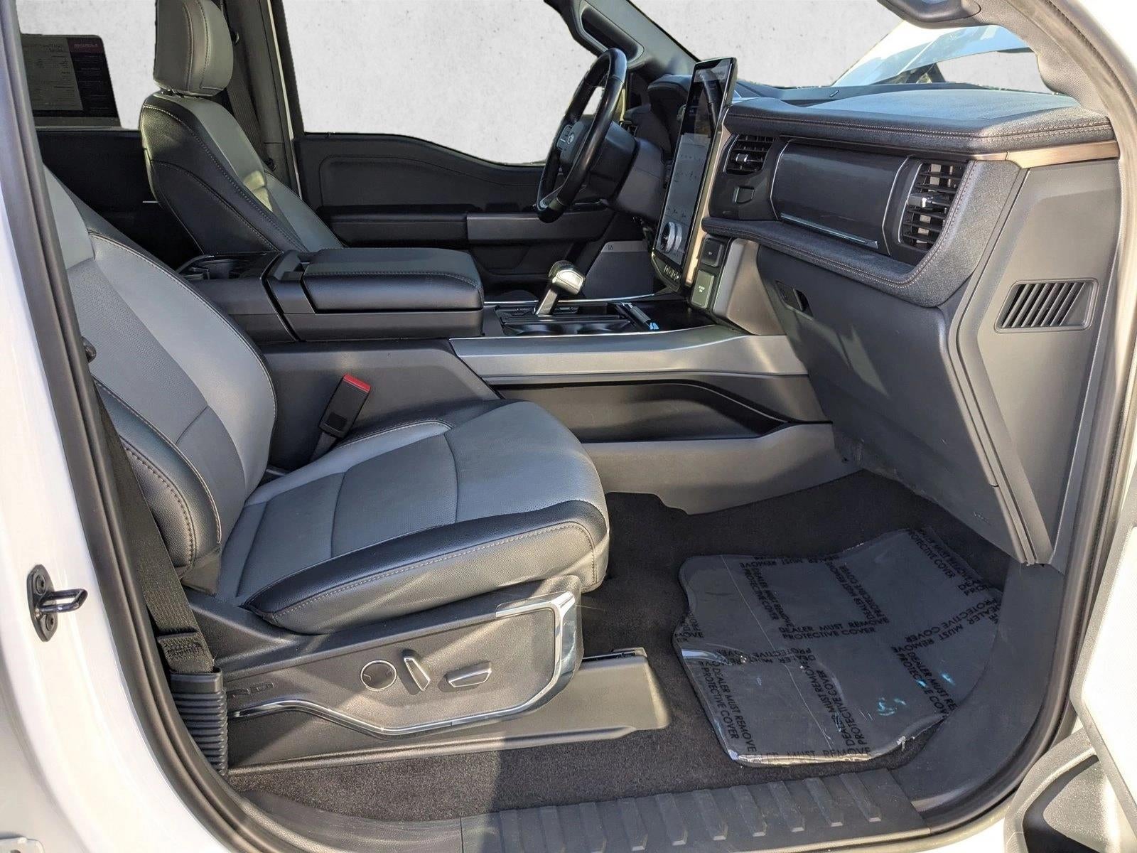 2023 Ford F-150 Lightning LARIAT 4WD SuperCrew 5.5' Box