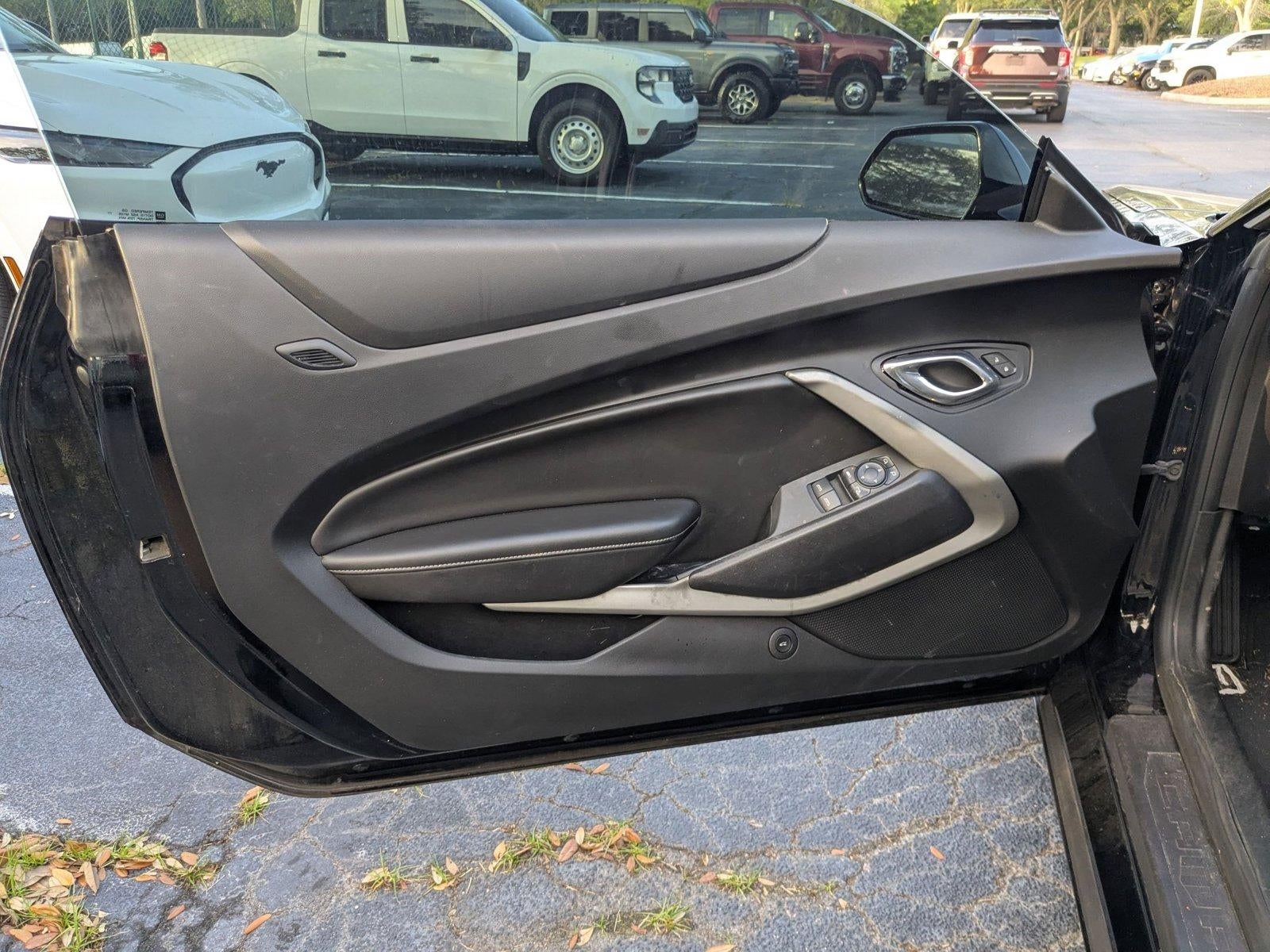 2017 Chevrolet Camaro 2dr Convertible 1SS