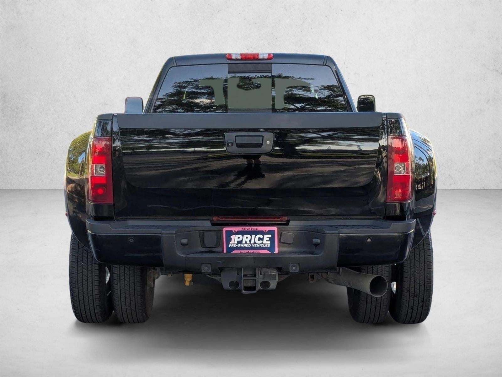 2013 GMC Sierra 3500HD Crew Cab Long Box 4-Wheel Drive Denali