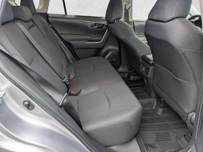 2022 Toyota RAV4 LE FWD (GS)