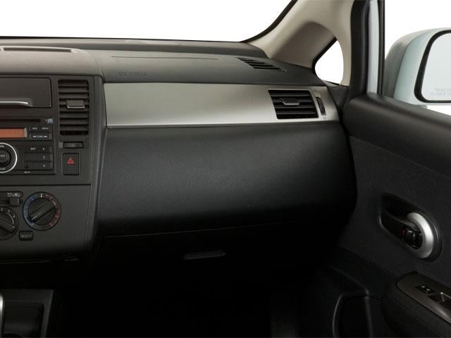 2011 Nissan Versa 5dr HB I4 CVT 1.8 SL