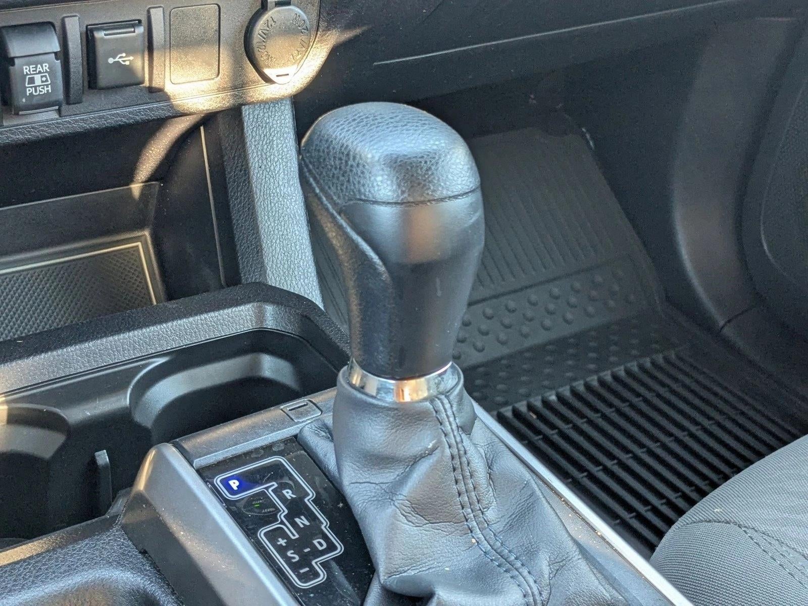 2022 Toyota Tacoma 2WD 2WD SR5 Double Cab 5' Bed V6 AT (GS)