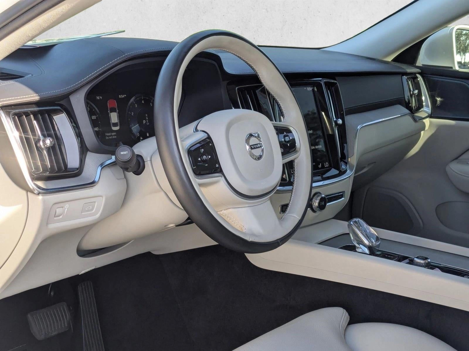 2022 Volvo S60 B5 AWD Inscription