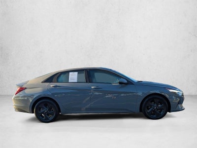 2023 Hyundai ELANTRA SEL IVT