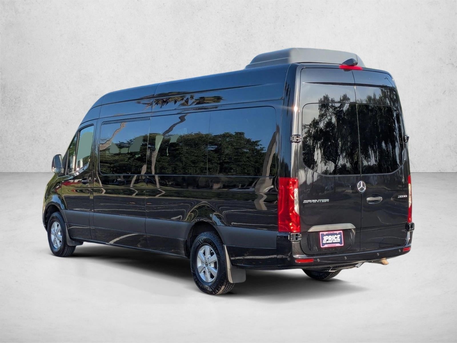 2022 Mercedes-Benz Sprinter Passenger Van 2500 High Roof V6 170" RWD