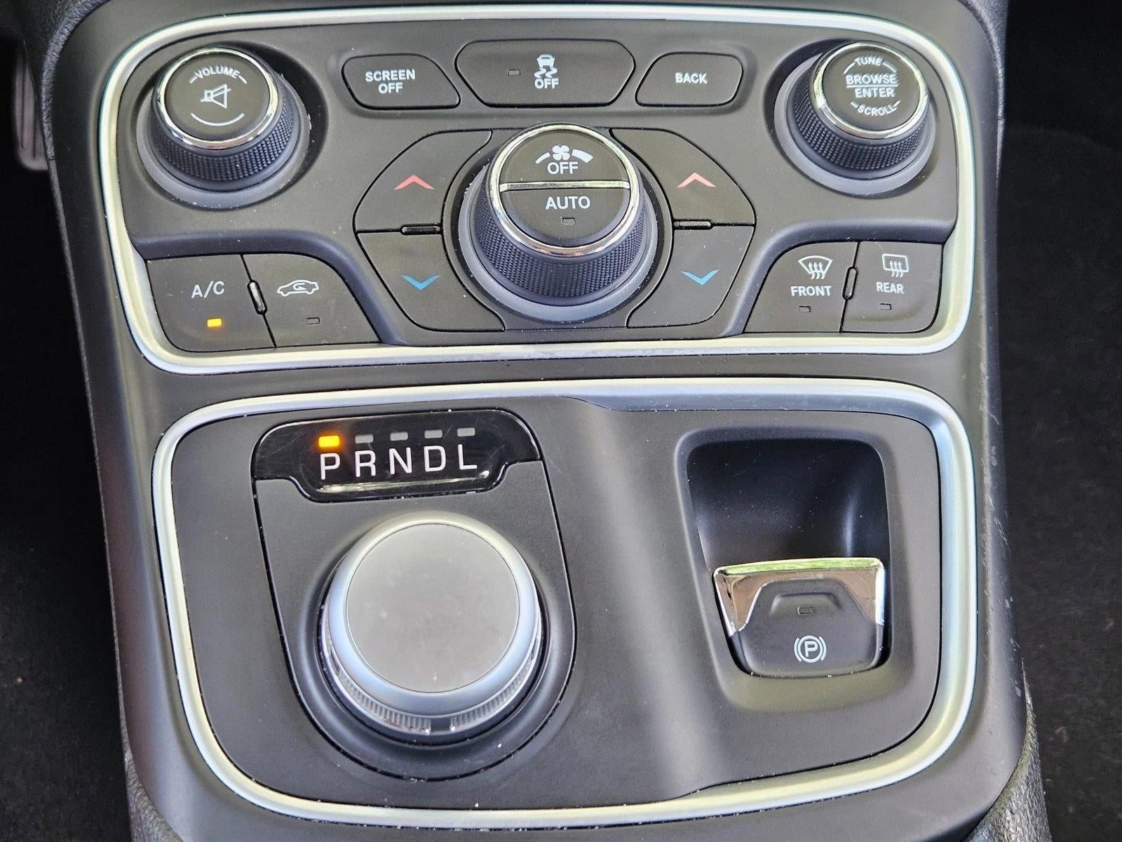 2016 Chrysler 200 4dr Sdn C FWD