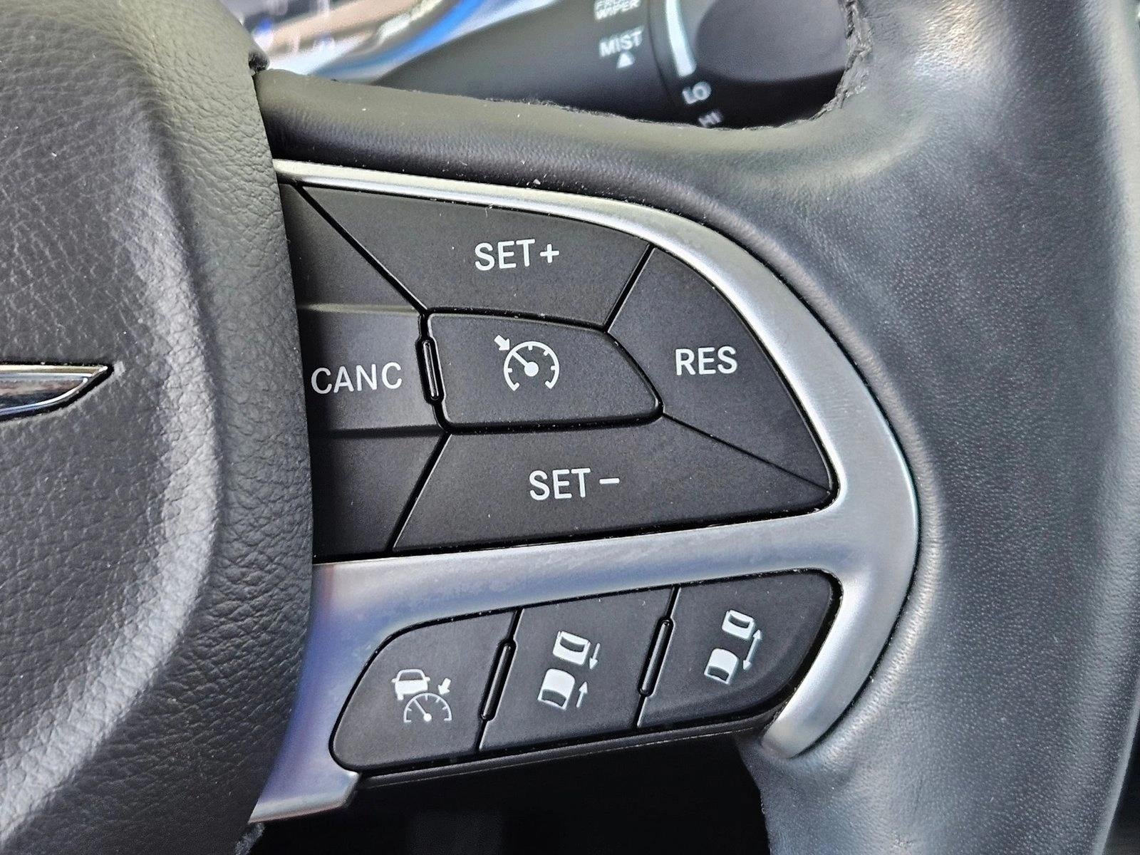 2016 Chrysler 200 4dr Sdn C FWD