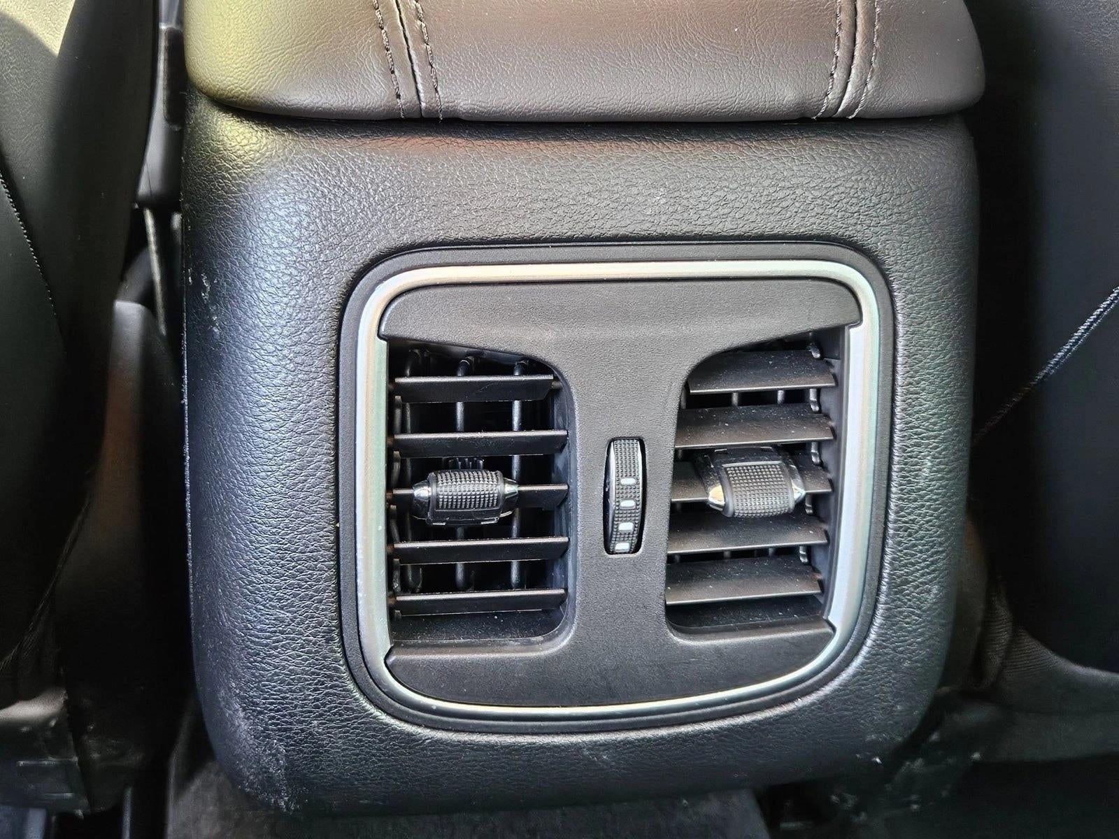 2016 Chrysler 200 4dr Sdn C FWD