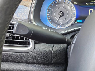 2016 Chrysler 200 4dr Sdn C FWD