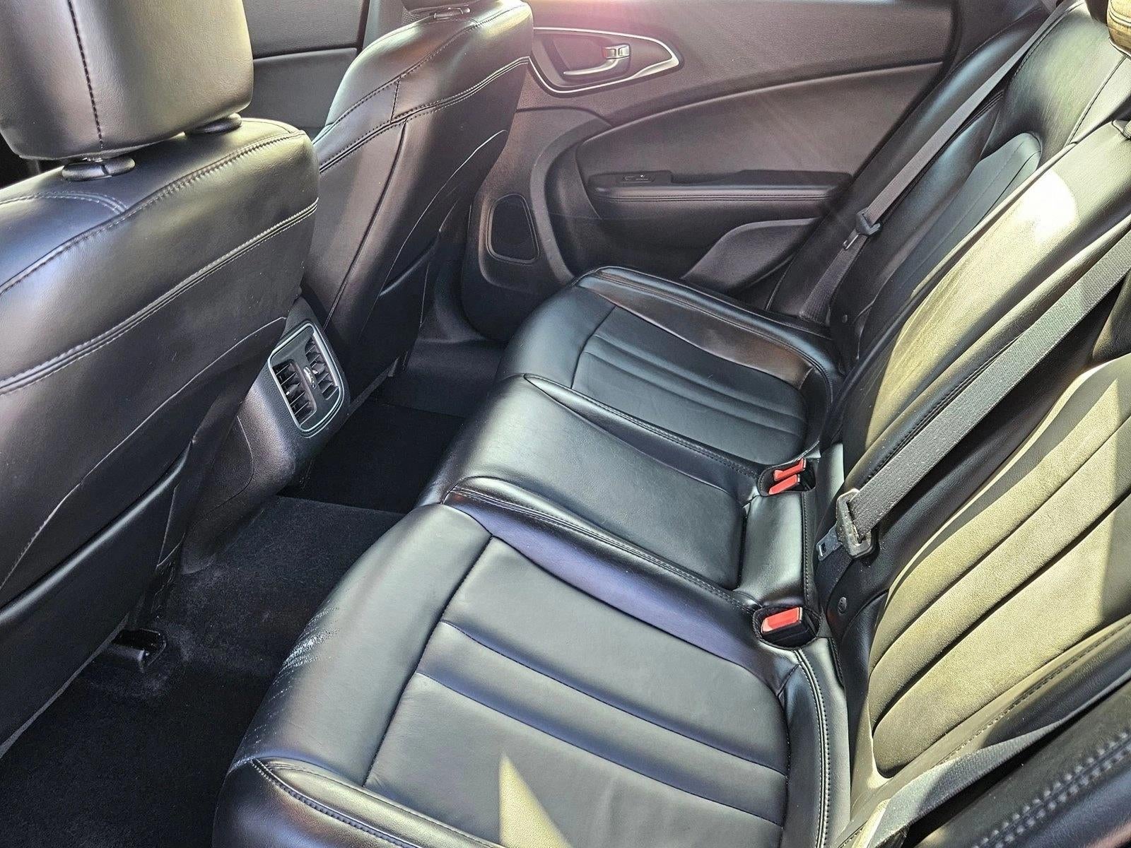 2016 Chrysler 200 4dr Sdn C FWD