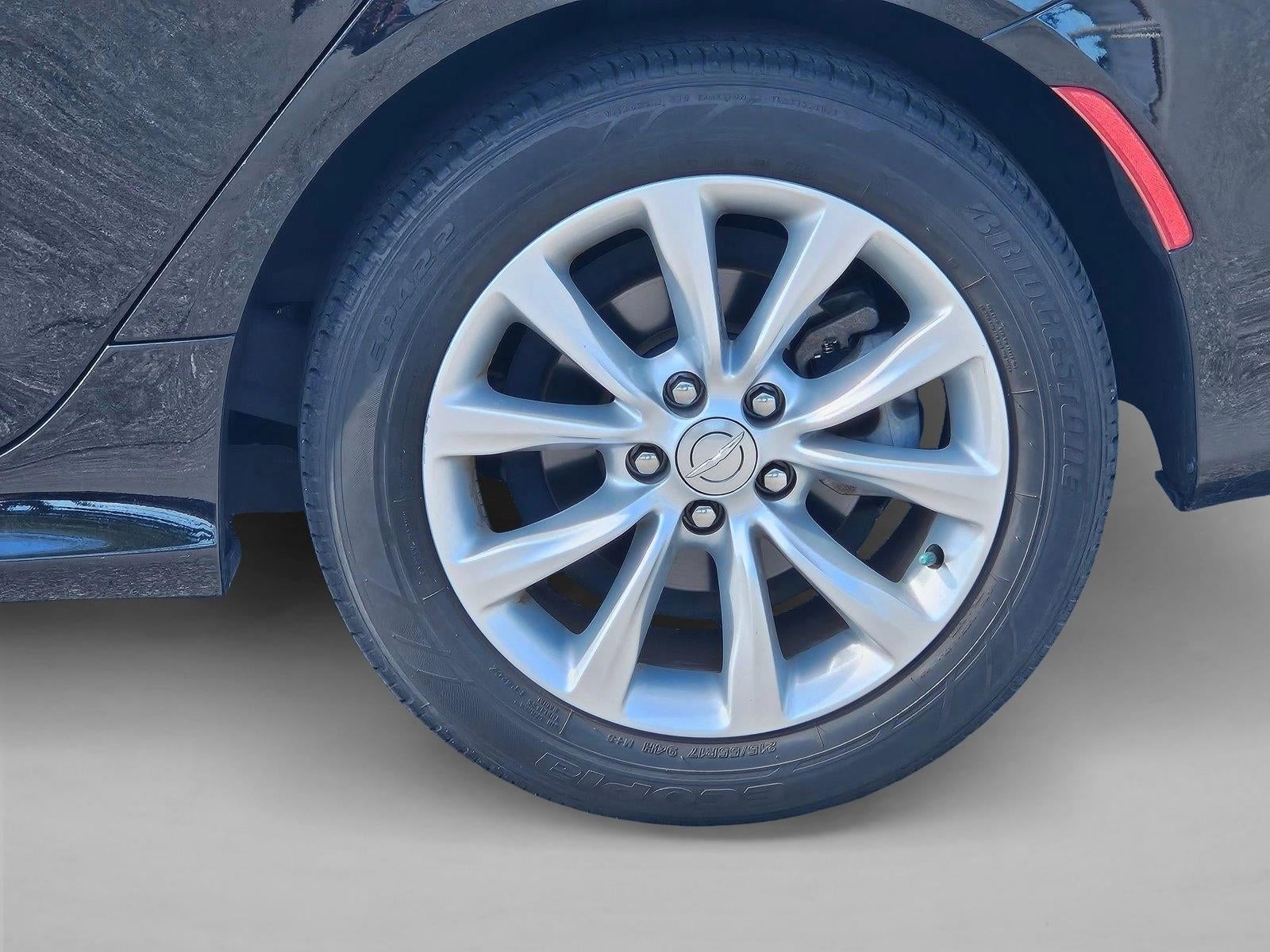 2016 Chrysler 200 4dr Sdn C FWD